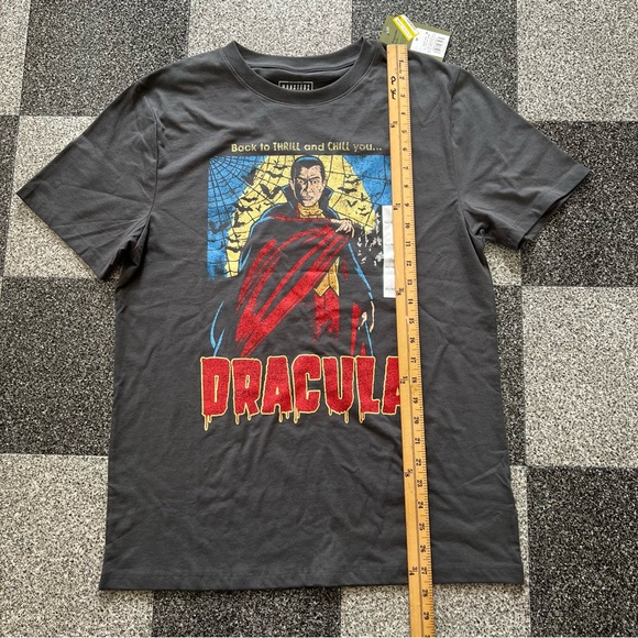 3/$30 NWT Goodfellow&Co Dracula Graphic Tee - Gray M - Picture 3 of 5